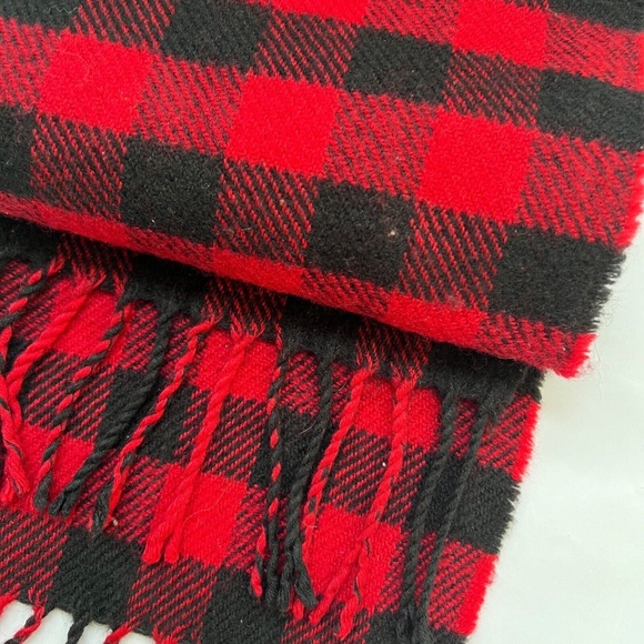 OGGI Canada Scarf Buffalo Print Red & Black Fringe - Picture 2 of 4